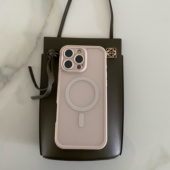 Authentic New Loewe Dice pocket classic calfskin - Picture 15 of 16